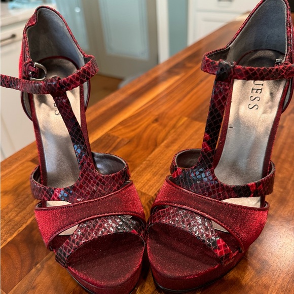 Stunning Guess heels/sandals. Size 6.5M - Picture 8 of 14